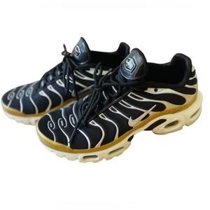 Womens nike air max plus size 7.5